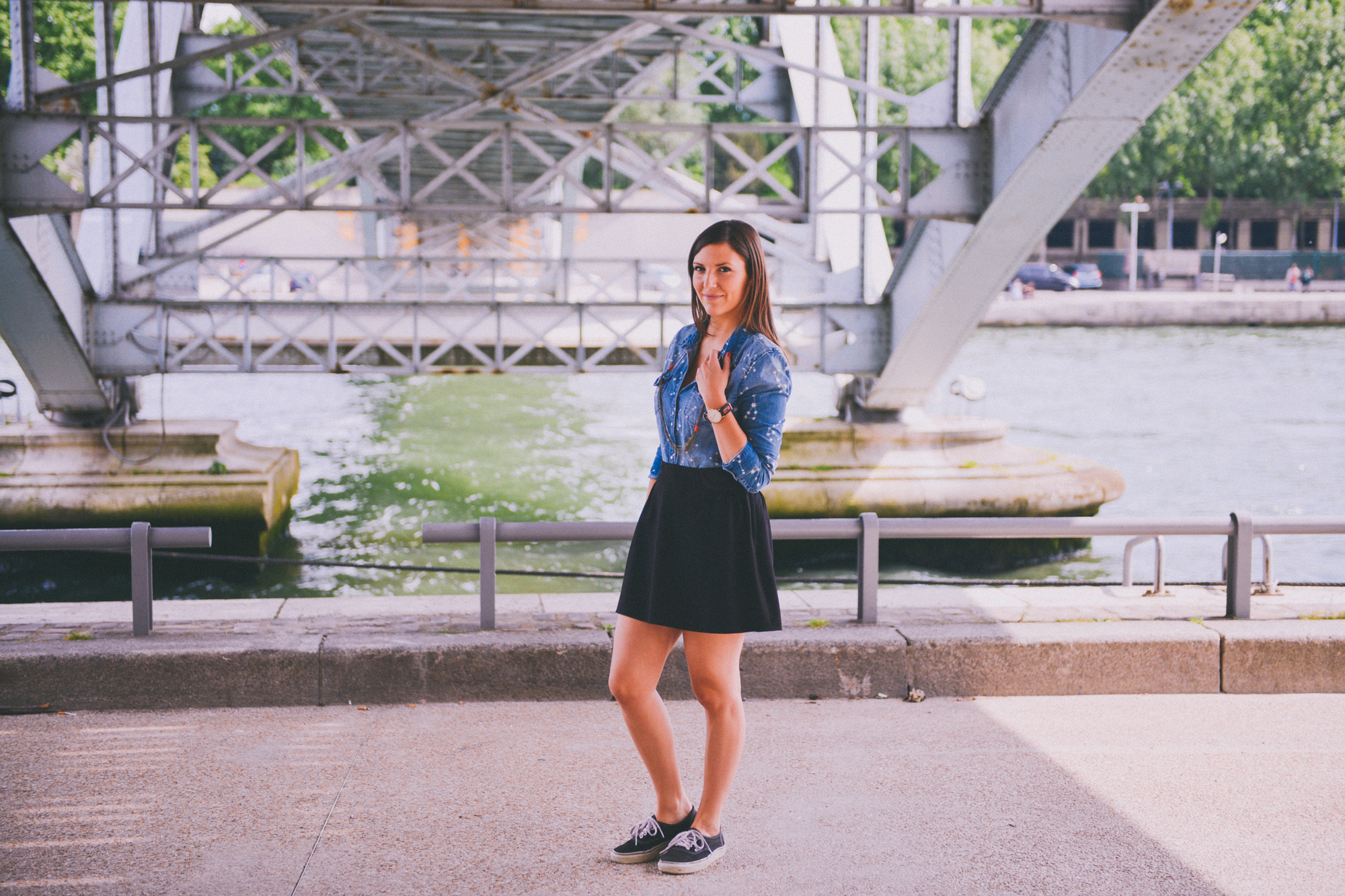 Jupe patineuse et chemise en jean