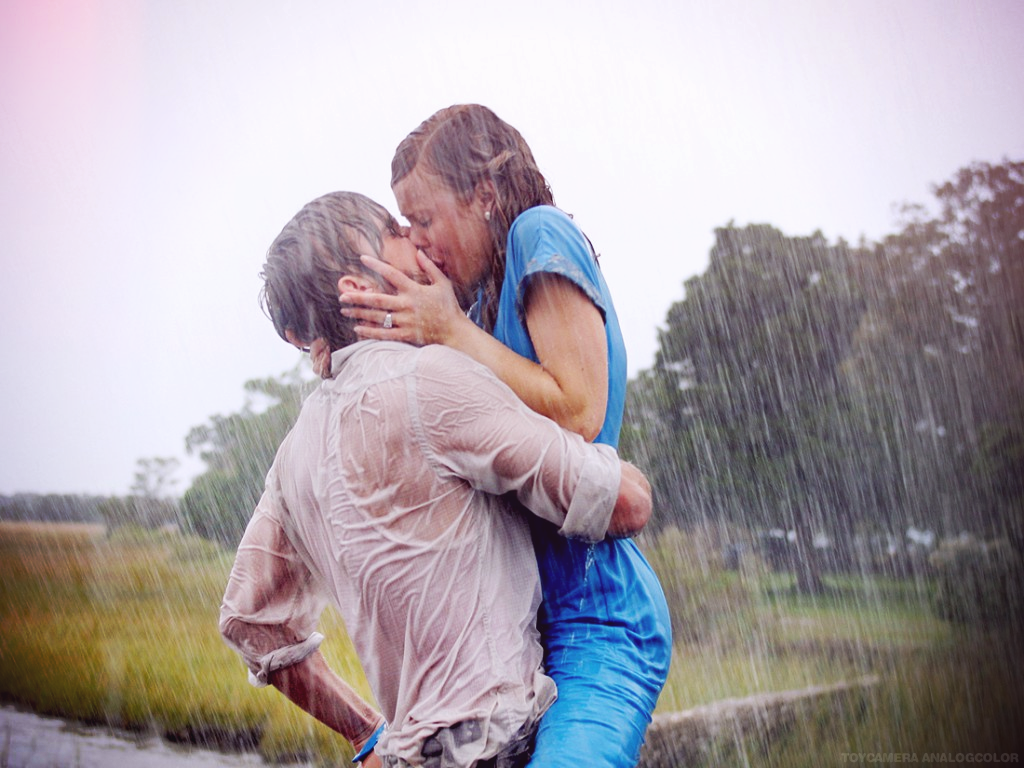 s embrasser sous la pluie