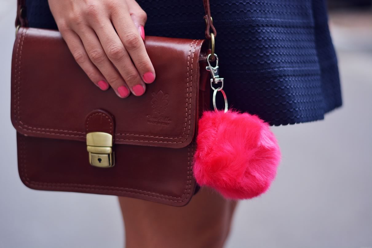 pompon rose sac a main