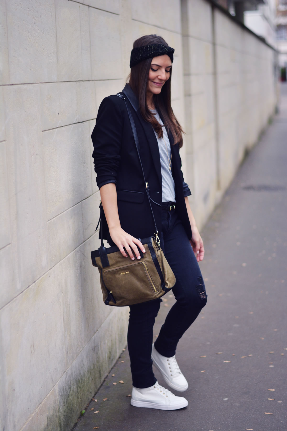 look-blazer-simili-cuir