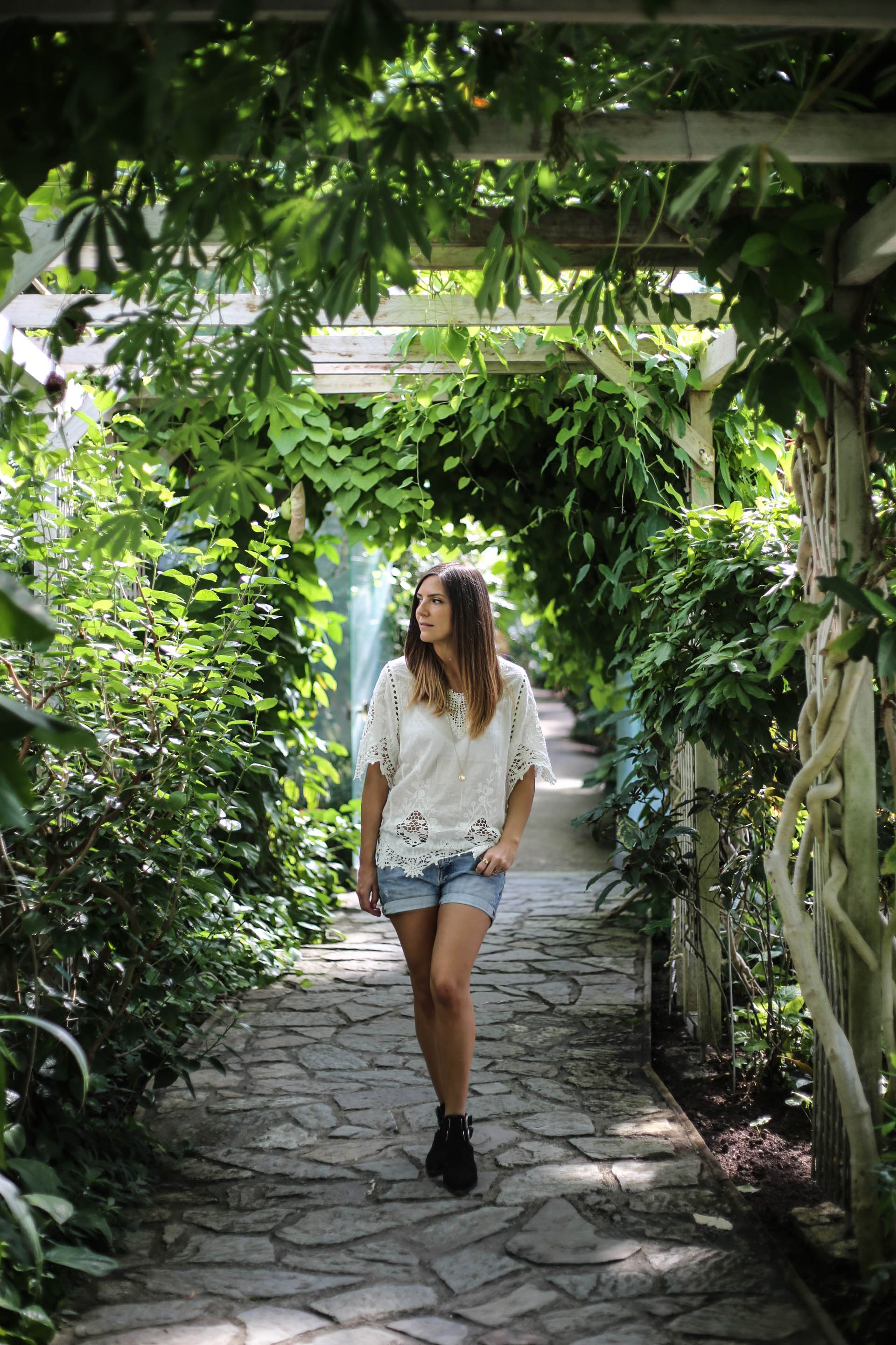 look tendance blouse blanche brodee blog mode les caprices d iris