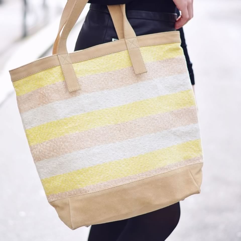 sac jaune et gris